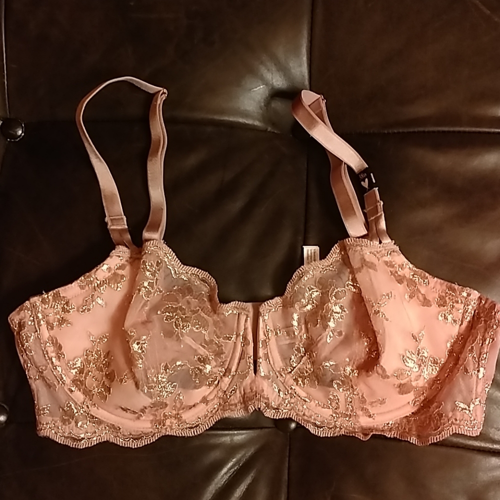 NWOT Victoria Secret unlined push up bra